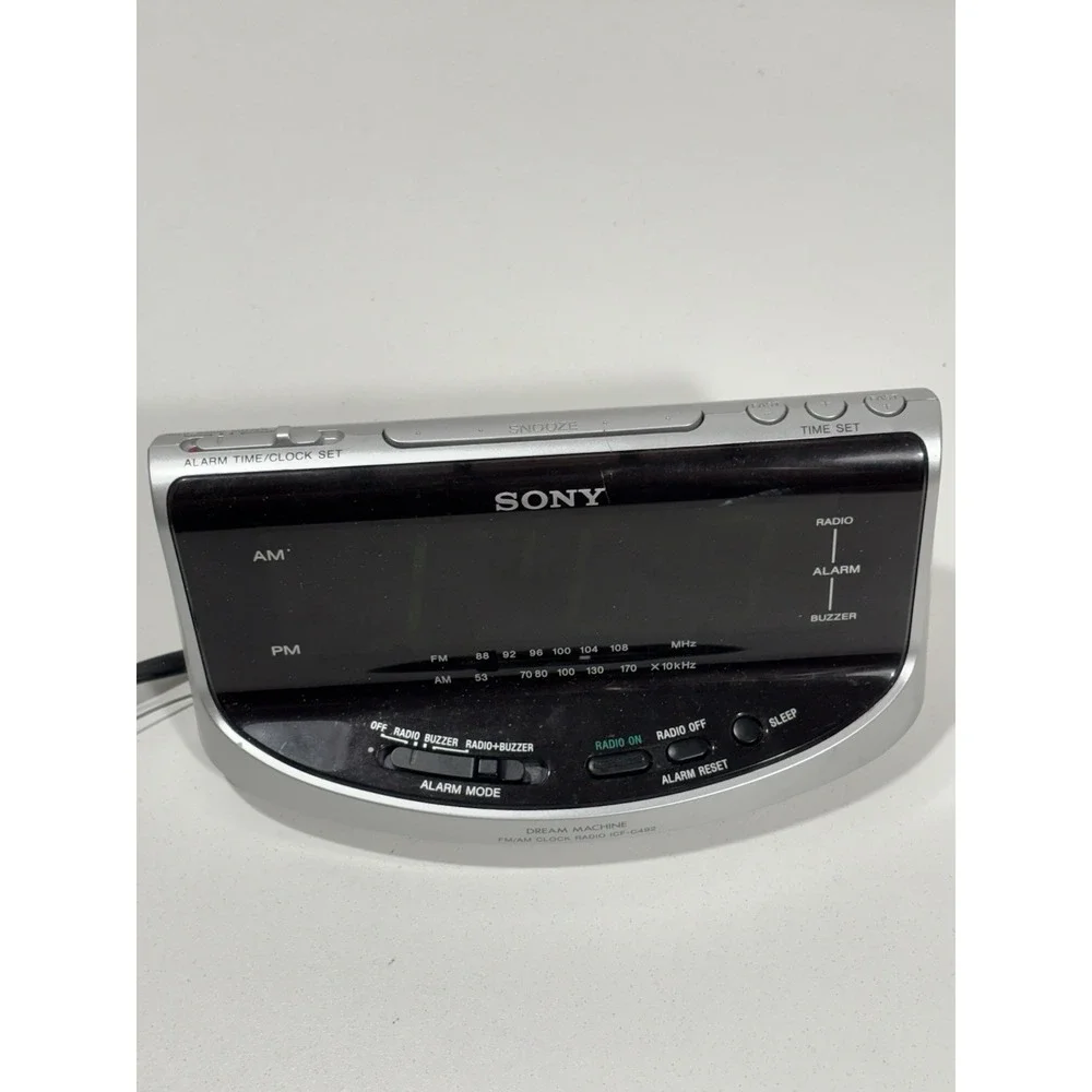 Sony Dream Machine Digital Alarm Clock AM FM Radio Large Display Silver ICF-C492
